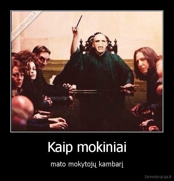 Kaip mokiniai - mato mokytojų kambarį. 